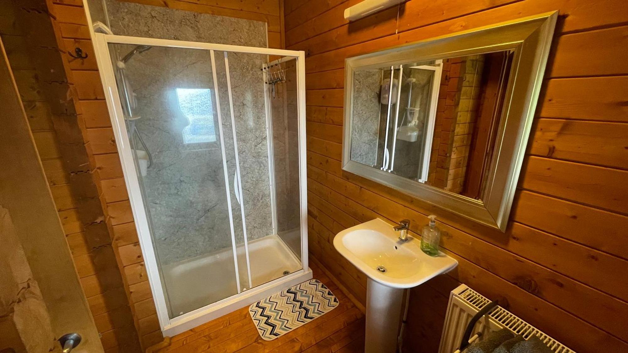 Blossom Cabin - Little Log Cabin In Wales Newtown  Zewnętrze zdjęcie